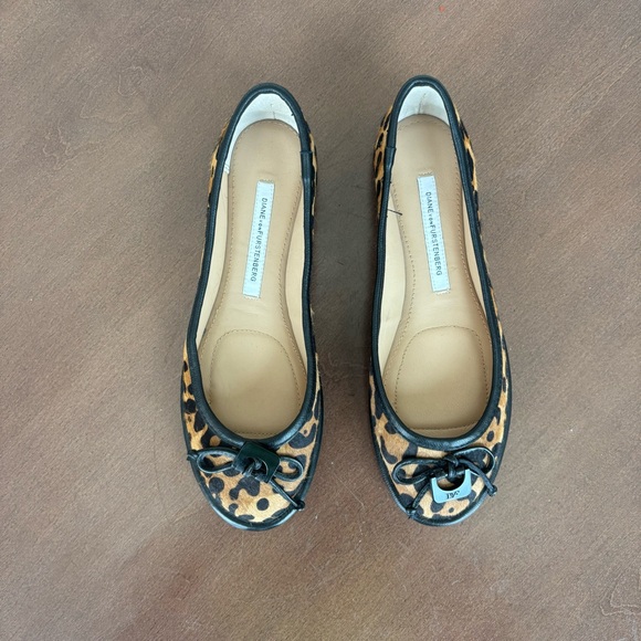 DIANE VON FURSTENBERG FLATS, Size 6 - Picture 4 of 13
